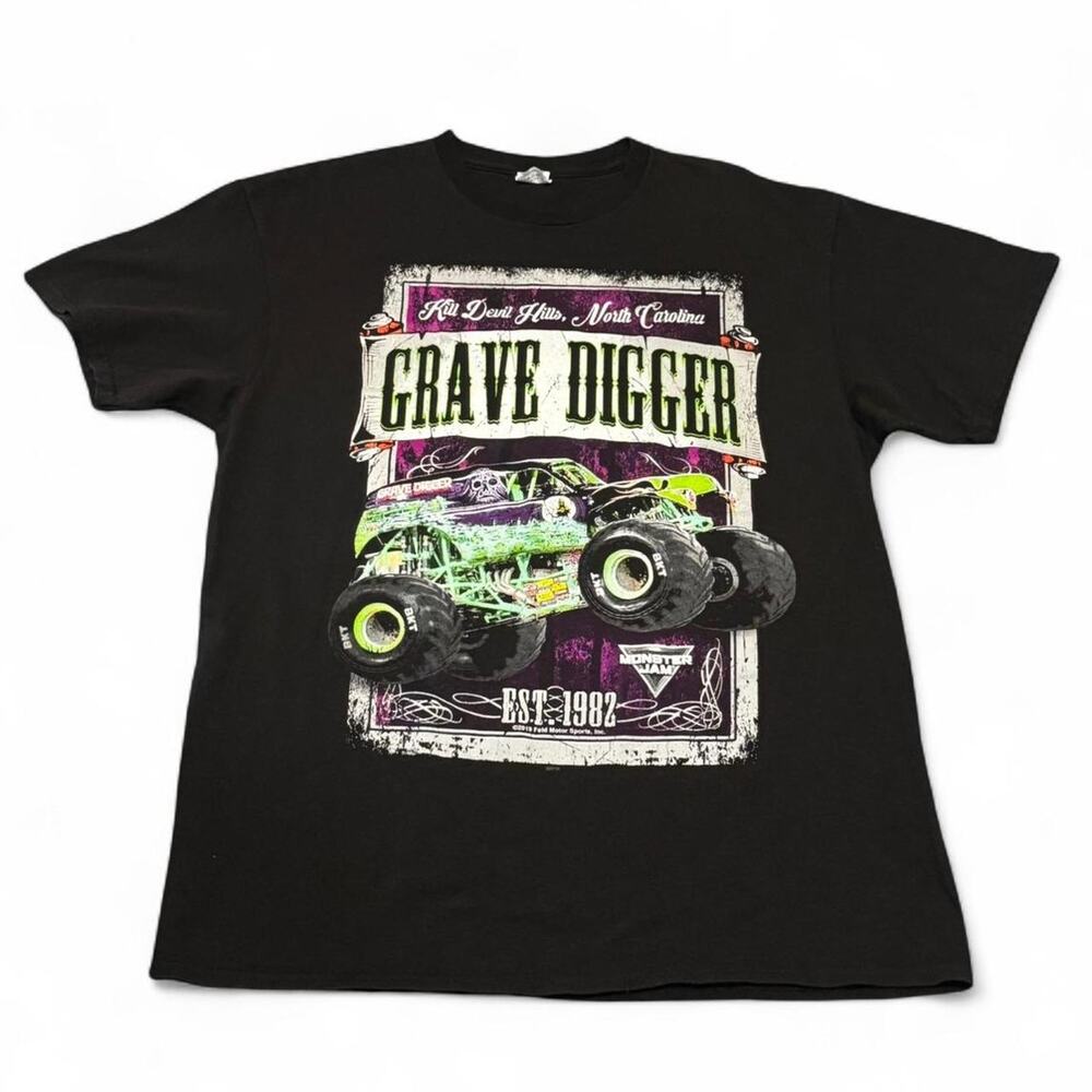 Monster Jam Monster Truck Grave Digger 2016 Black Graphic T-Shirt — MEDIUM